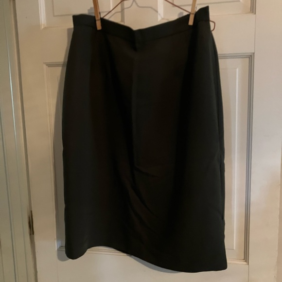 Two Classic Women's Skirts - Picture 1 of 13